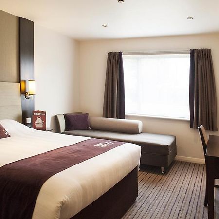 Premier Inn Chester Central - North מראה חיצוני תמונה