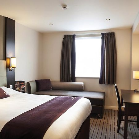 Premier Inn Chester Central - North מראה חיצוני תמונה