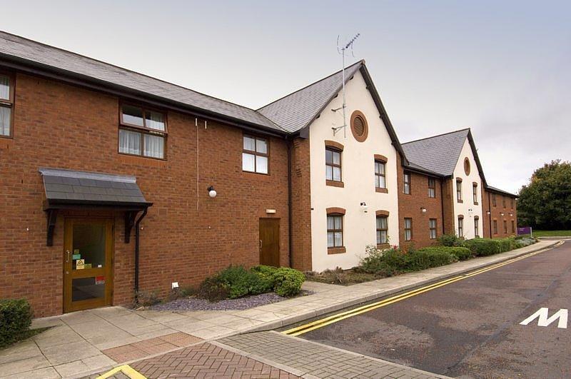 Premier Inn Chester Central - North מראה חיצוני תמונה