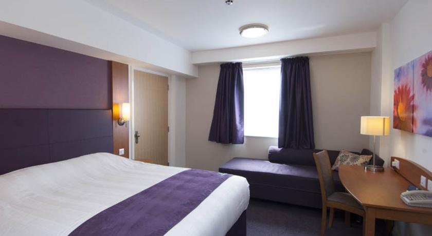 Premier Inn Chester Central - North מראה חיצוני תמונה