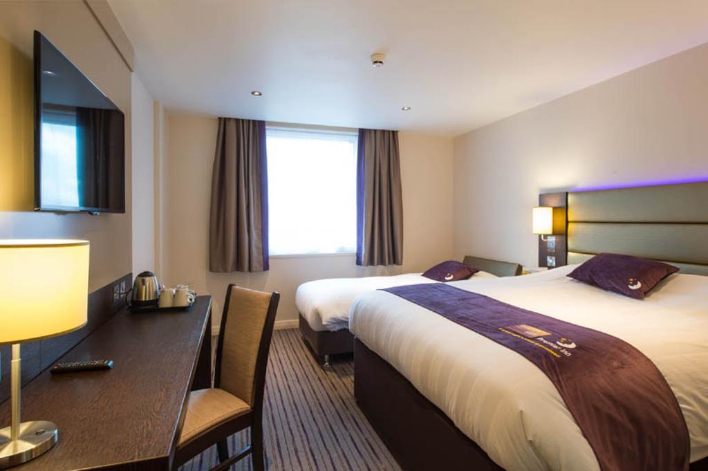 Premier Inn Chester Central - North מראה חיצוני תמונה